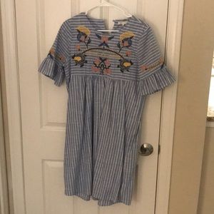 Embroidered shift dress